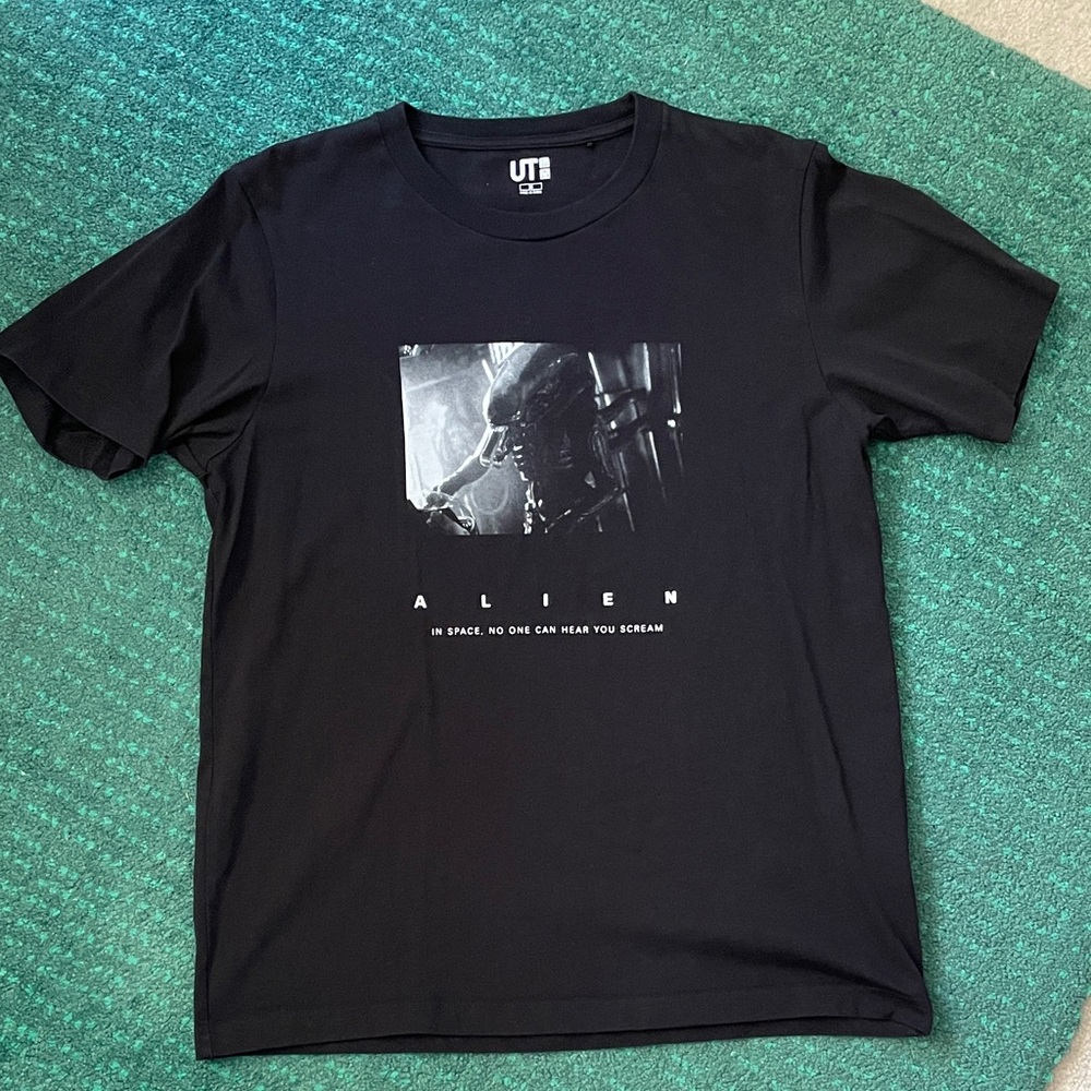 Uniqlo UT Alien Movie Graphic Tshirt
